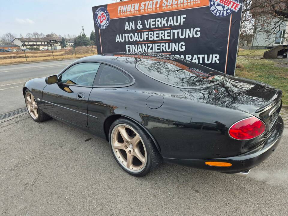 Afbeelding 4/10 van Jaguar XKR (2001)