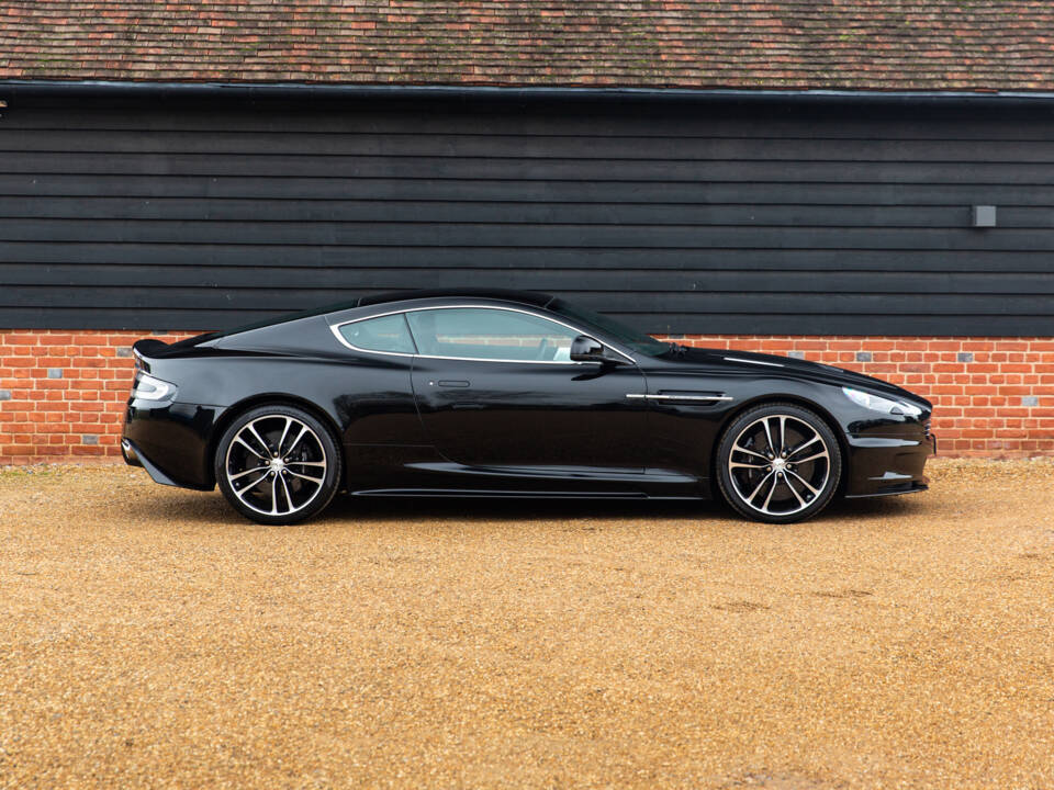 Immagine 26/98 di Aston Martin DBS (2010)