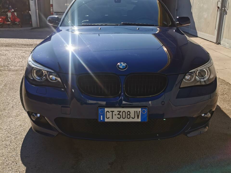 Image 5/22 of BMW 530d Touring (2005)