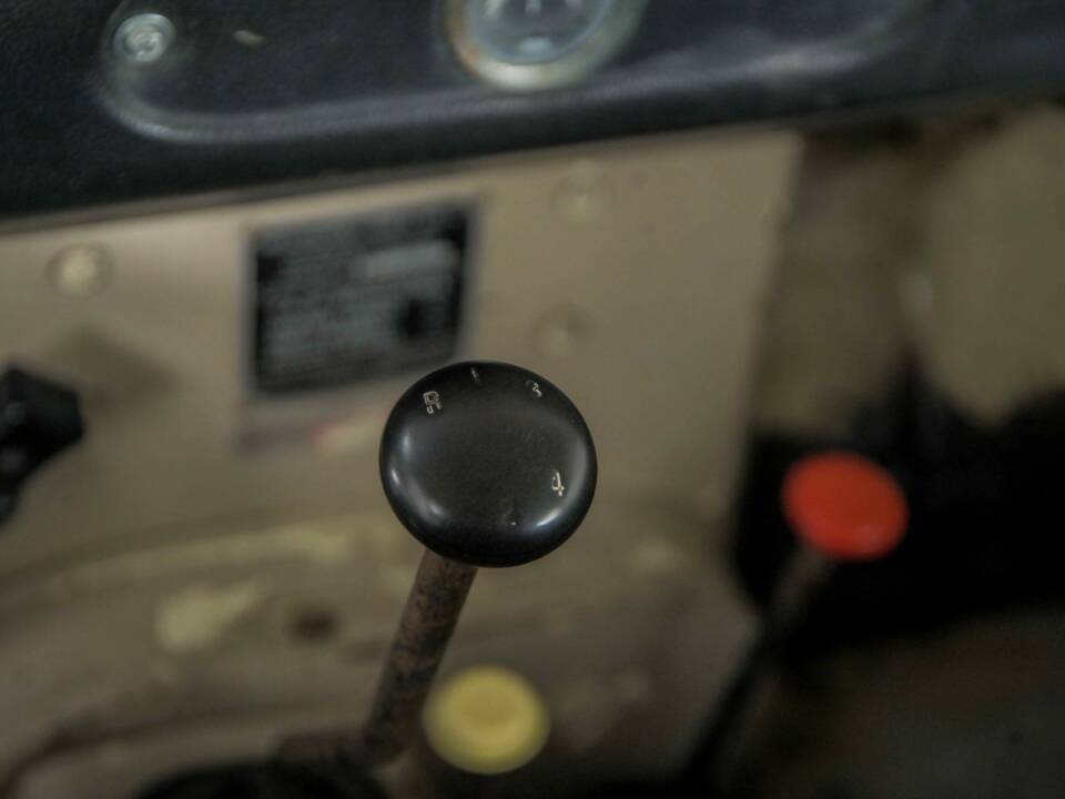 Image 28/50 of Land Rover 109 (1978)