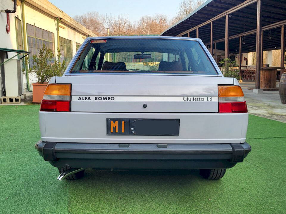 Image 13/51 of Alfa Romeo Giulietta 1.3 (1979)