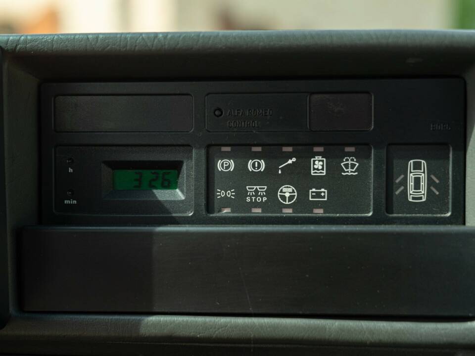 Immagine 39/47 di Alfa Romeo 75 1.6 (1991)