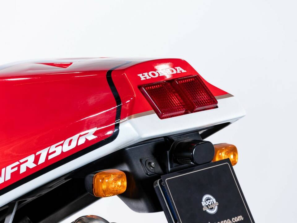 Bild 20/50 von Honda DUMMY (1989)