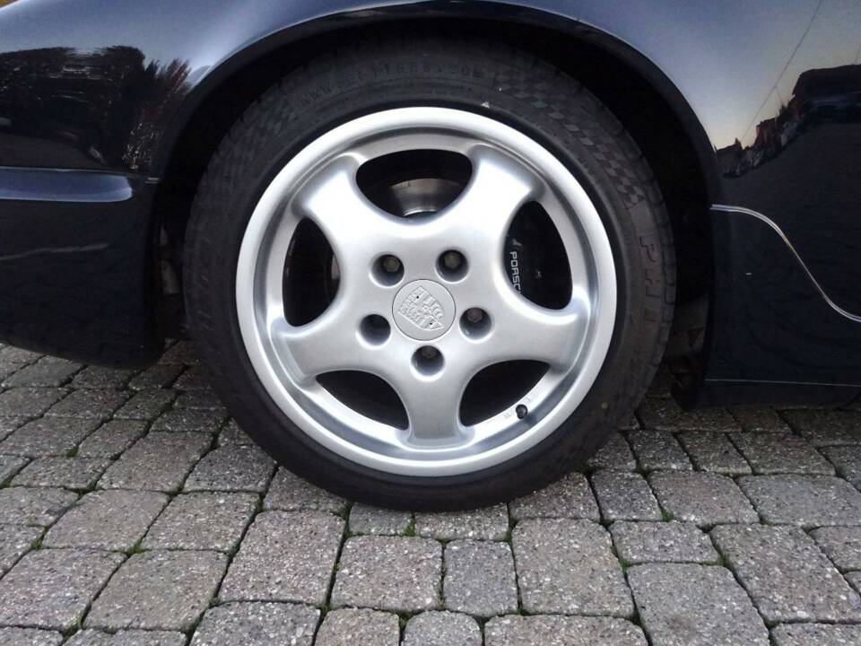 Bild 36/42 von Porsche 911 Carrera 4 (1991)