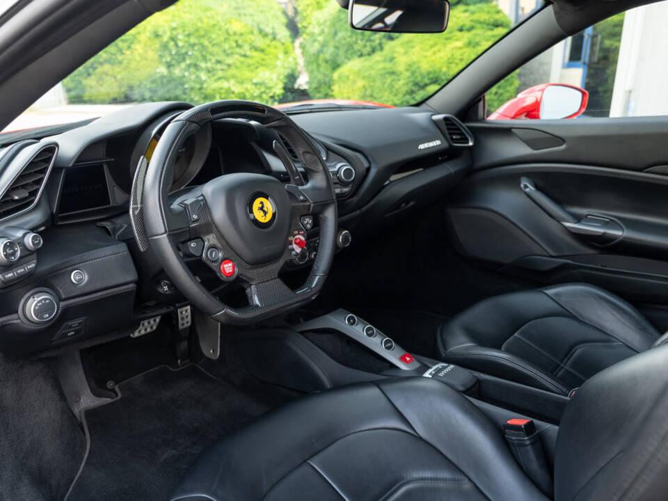 Immagine 33/85 di Ferrari 488 GTB (2015)