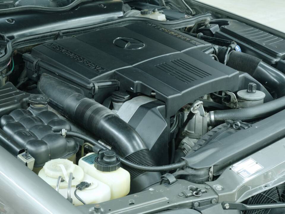 Image 25/50 of Mercedes-Benz SL 500 (1994)