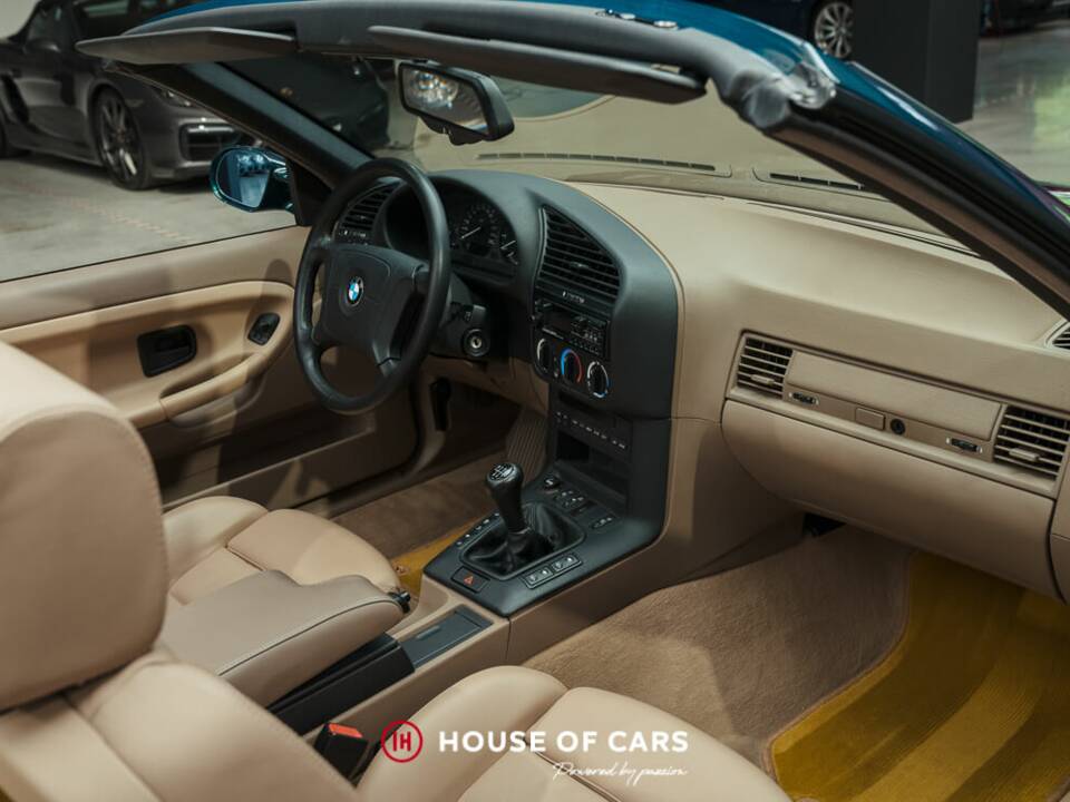 Immagine 17/24 di BMW 320i (1995)