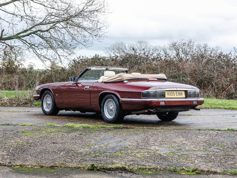 Image 25/45 of Jaguar XJS 5.3 V12 (1993)