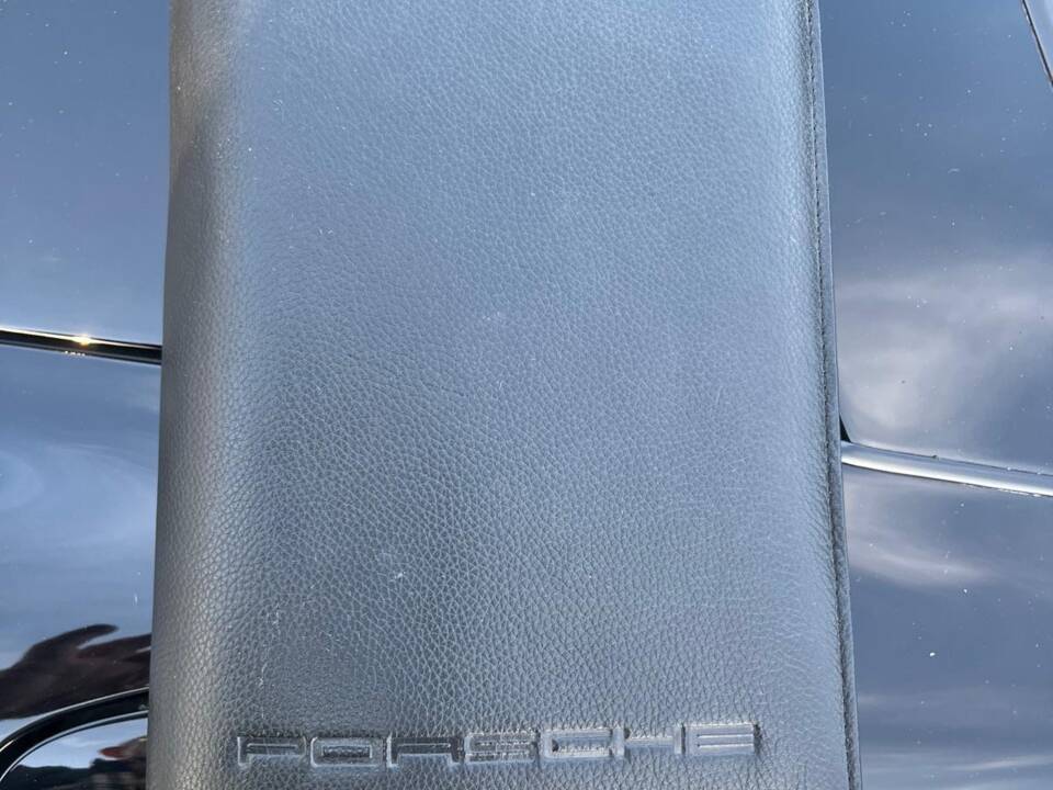 Image 104/108 de Porsche 911 Carrera 3.2 (1989)