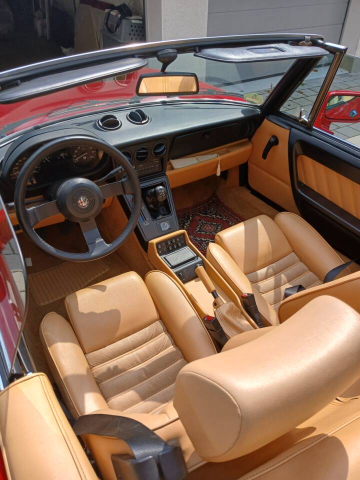 Image 4/7 of Alfa Romeo 2.0 Spider (1992)