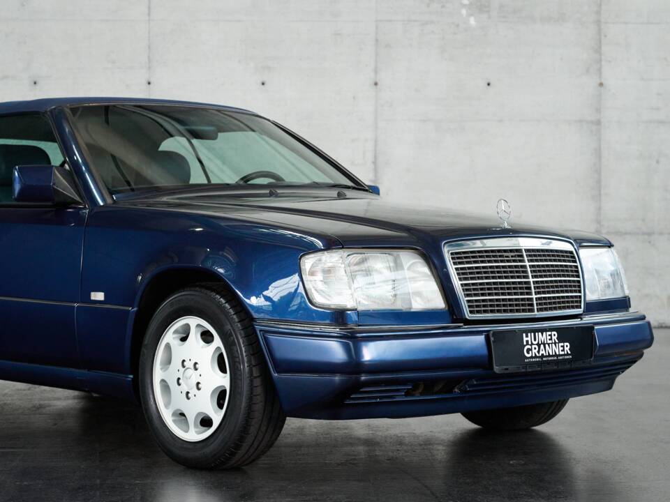 Bild 22/50 von Mercedes-Benz E 200 (1996)