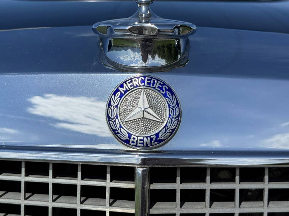 Bild 22/73 von Mercedes-Benz 280 SE 3,5 (1970)