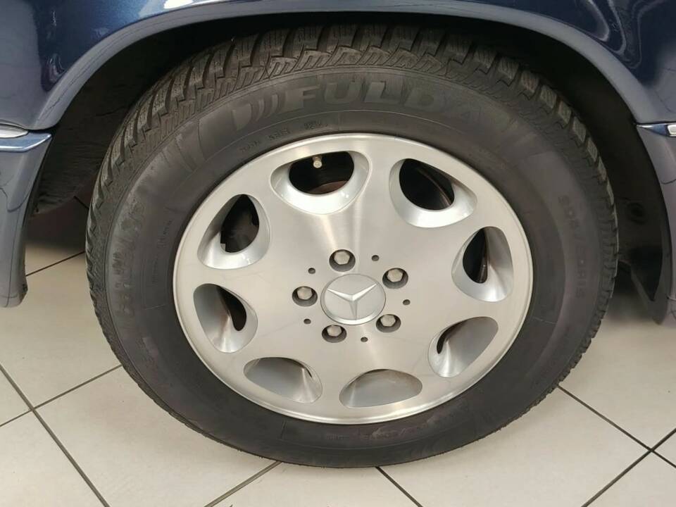 Afbeelding 12/40 van Mercedes-Benz E 200 (1996)