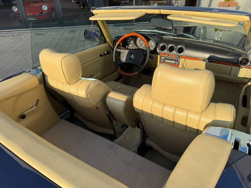 Image 23/30 of Mercedes-Benz 500 SL (1982)