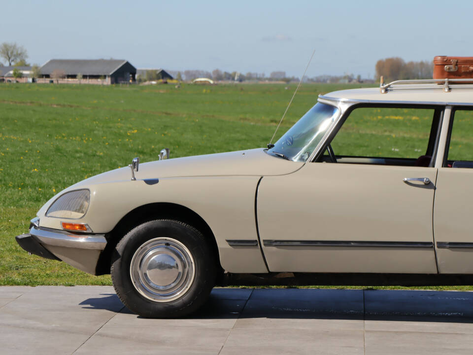 Image 36/50 de Citroën ID 21 Break (1967)