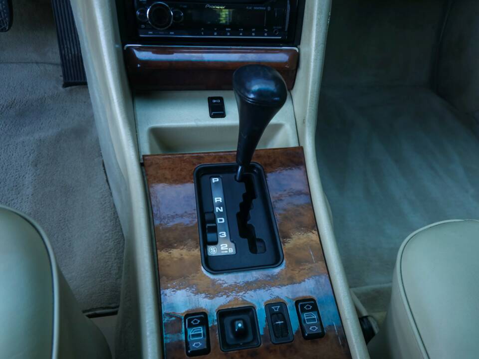 Bild 29/50 von Mercedes-Benz 560 SEC (1987)