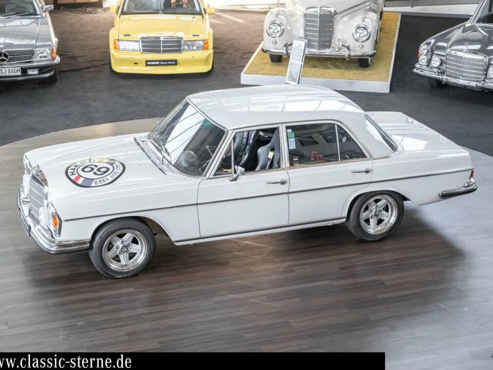 Imagen 8/15 de Mercedes-Benz 280 SE 3,5 (1971)