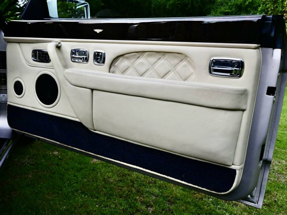 Bild 36/50 von Bentley Azure (2003)
