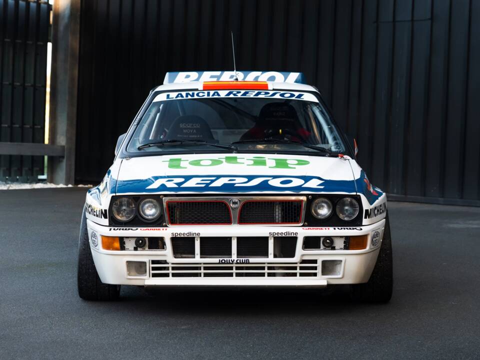 Image 2/10 of Lancia Delta HF Integrale (1991)