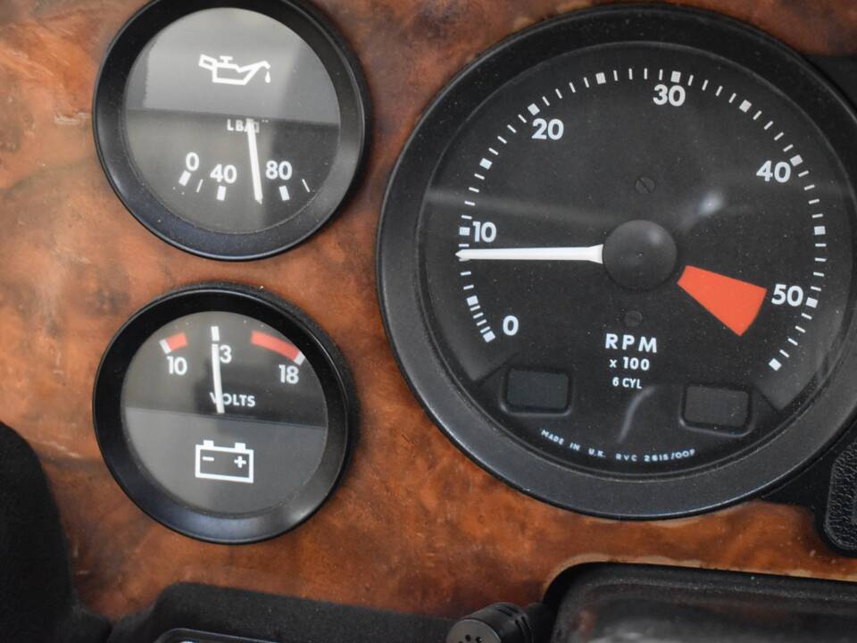 Image 22/47 of Daimler Sovereign 4.2 (1982)