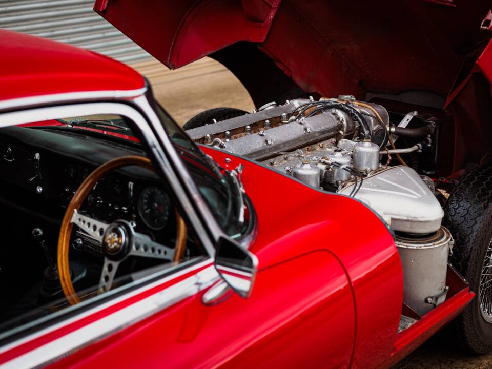 Image 46/46 of Jaguar E-Type (2+2) (1966)