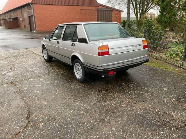 Bild 2/8 von Alfa Romeo Giulietta 1.6 (1982)