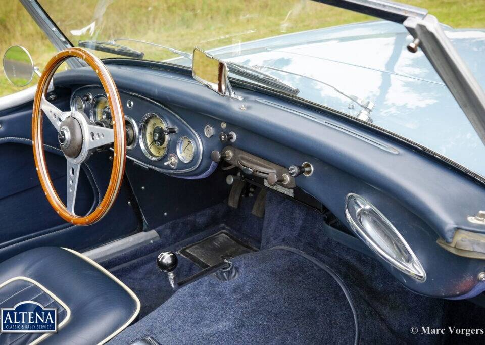 Immagine 30/44 di Austin-Healey 3000 Mk II (BN7) (1962)
