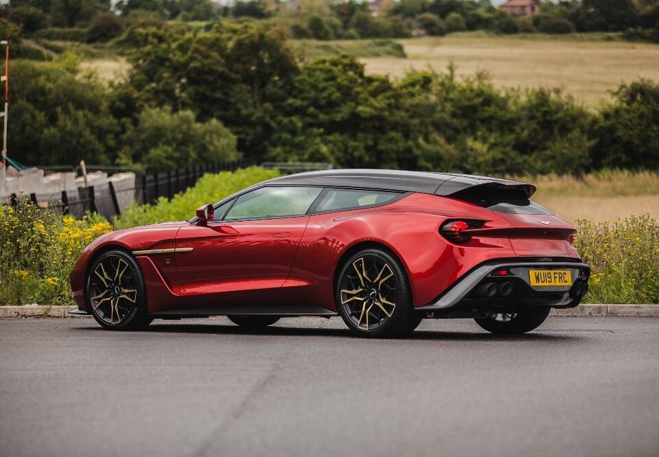 Image 12/48 of Aston Martin Vanquish Zagato Shooting Brake (2019)