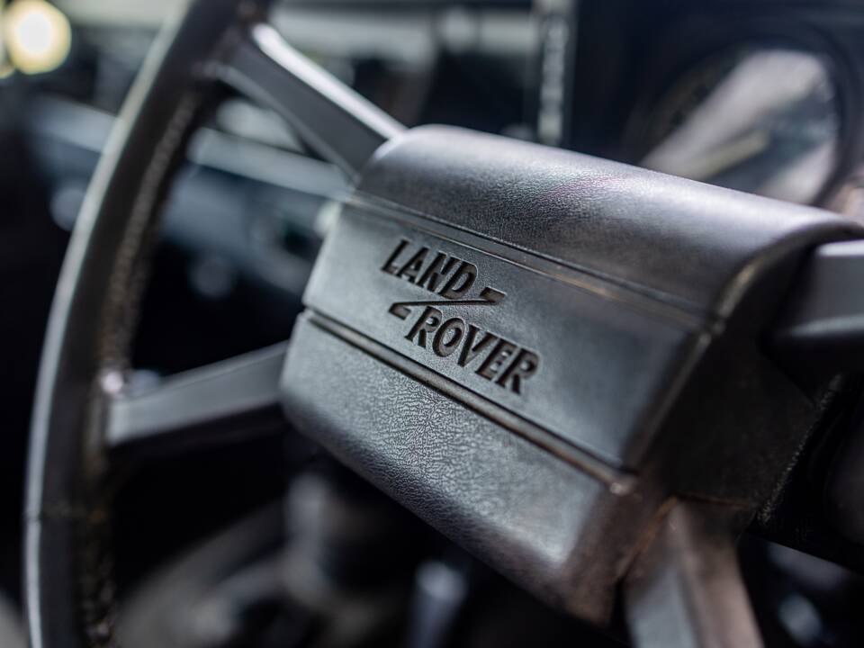 Image 49/50 of Land Rover 110 (1988)