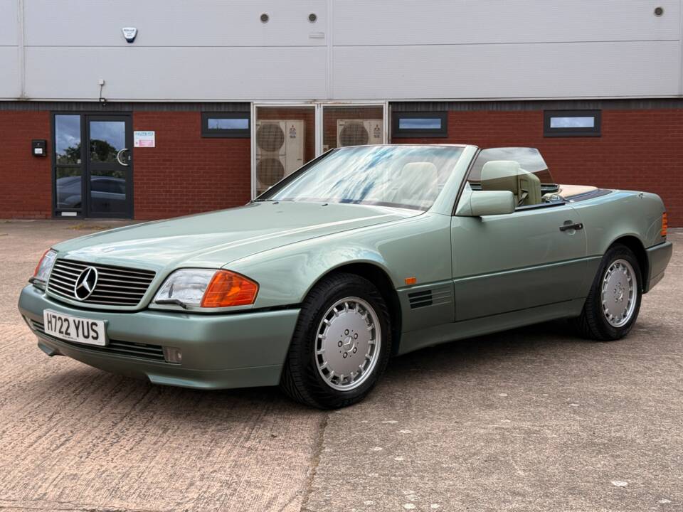 Afbeelding 13/15 van Mercedes-Benz 500 SL (1990)