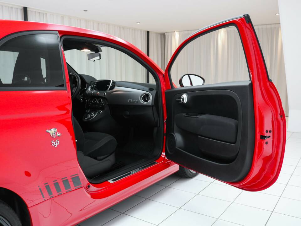 Imagen 9/13 de Abarth 595 1.4 Turbo T-Jet Pista (2018)