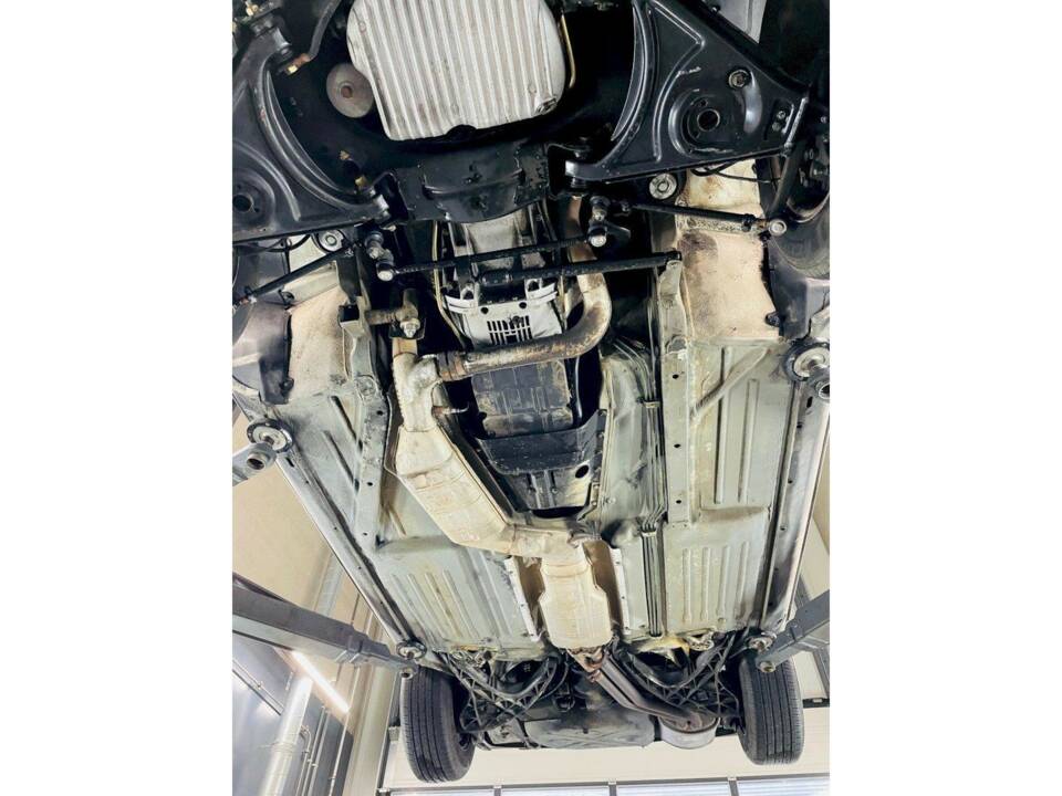 Image 33/36 of Mercedes-Benz 560 SL (1988)