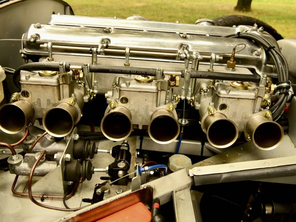 Image 40/50 of Jaguar XK-SS (1967)