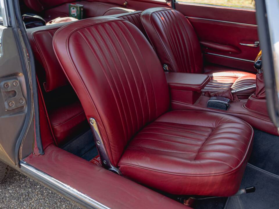 Image 11/20 de Jaguar Type E (2+2) (1967)