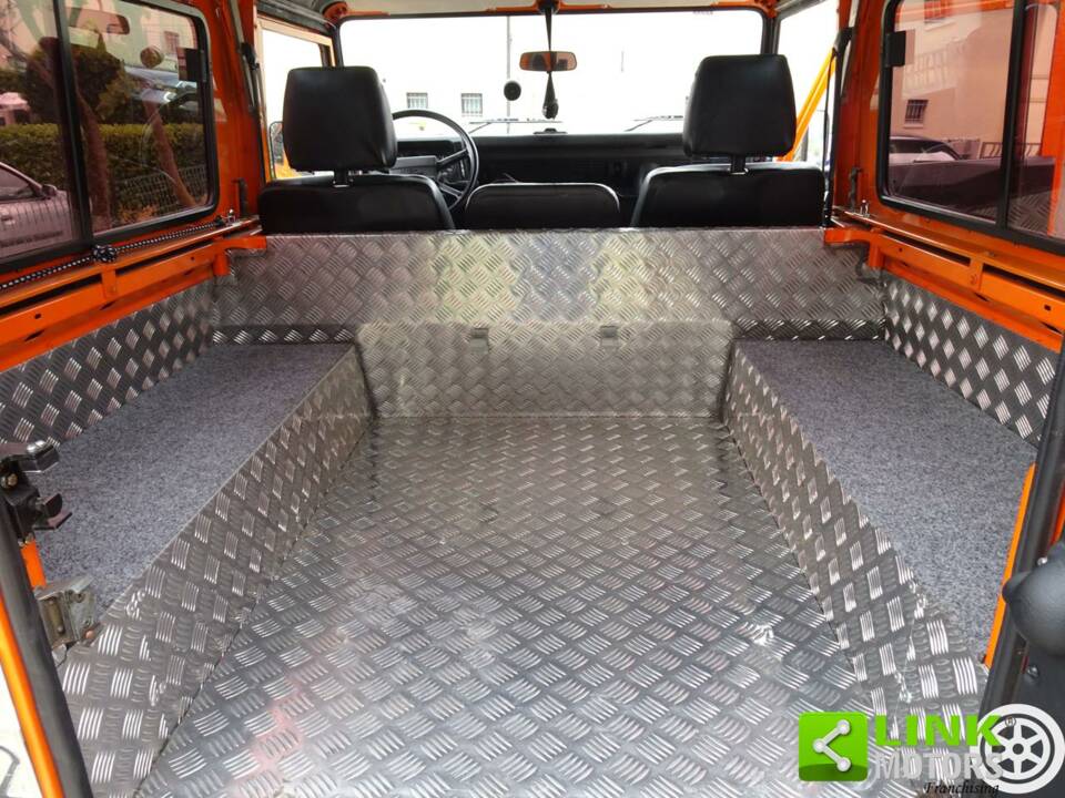 Afbeelding 18/38 van Land Rover 90 (1987)