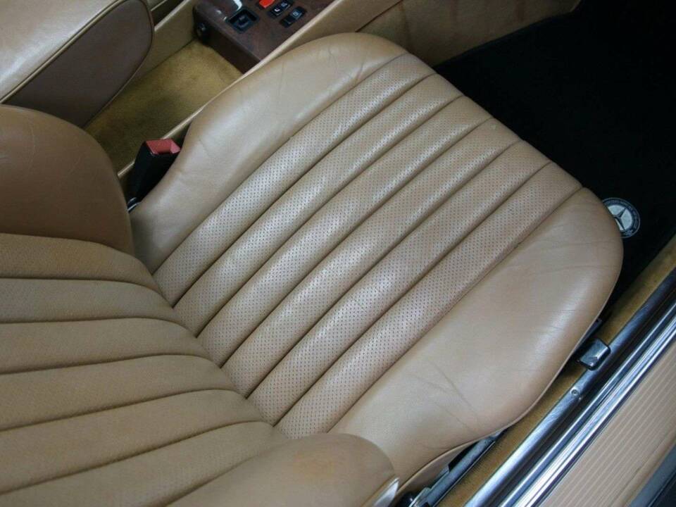 Image 22/50 de Mercedes-Benz 420 SL (1987)