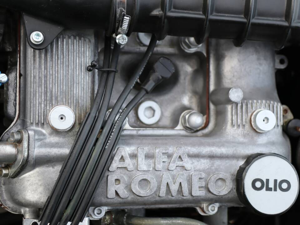 Afbeelding 35/50 van Alfa Romeo 2.0 Spider (1991)