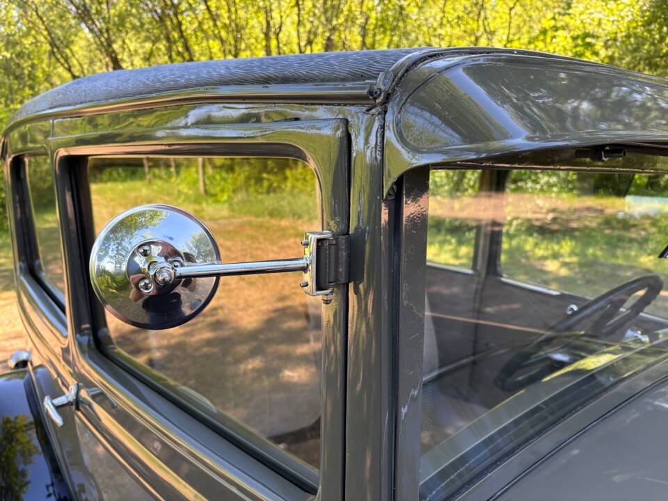 Image 13/28 of Ford Model A Tudor Sedan (1931)