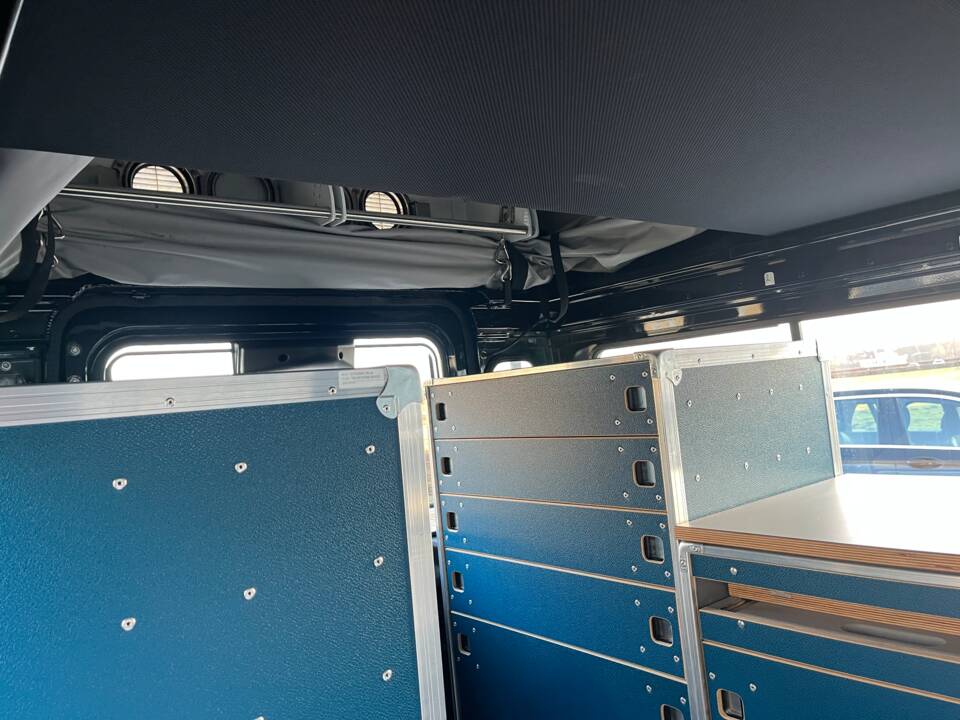 Image 92/93 of Land Rover Defender 110 (2014)
