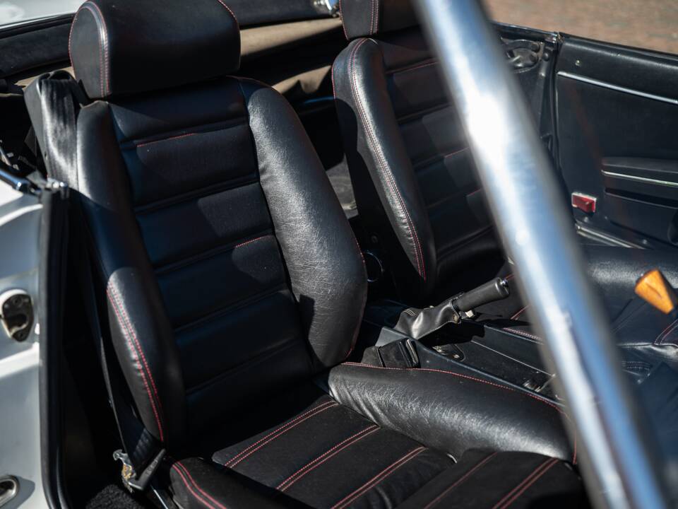 Image 37/40 of Alfa Romeo 2.0 Spider (1987)