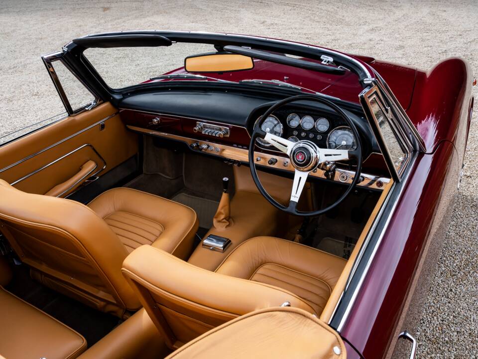 Image 20/51 of Maserati 3500 GTI Spyder Vignale (1963)