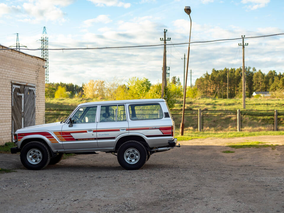 Image 52/100 of Toyota Land Cruiser HJ61 GX (1987)