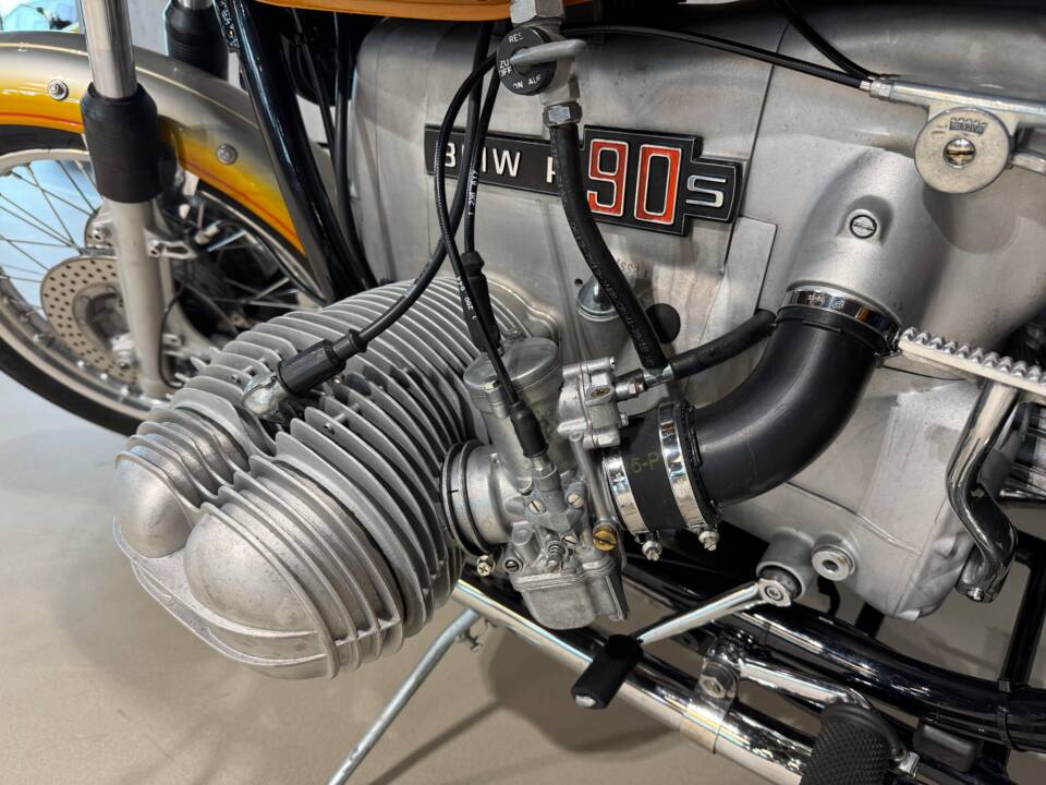 Image 11/31 of BMW DUMMY (1976)