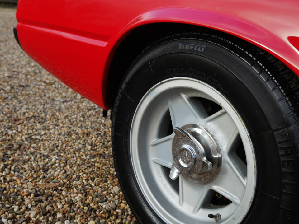 Image 35/50 of Ferrari 365 GT4 2+2 (1974)