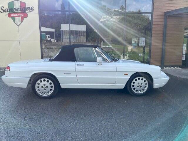 Afbeelding 2/18 van Alfa Romeo 2.0 Spider (1991)