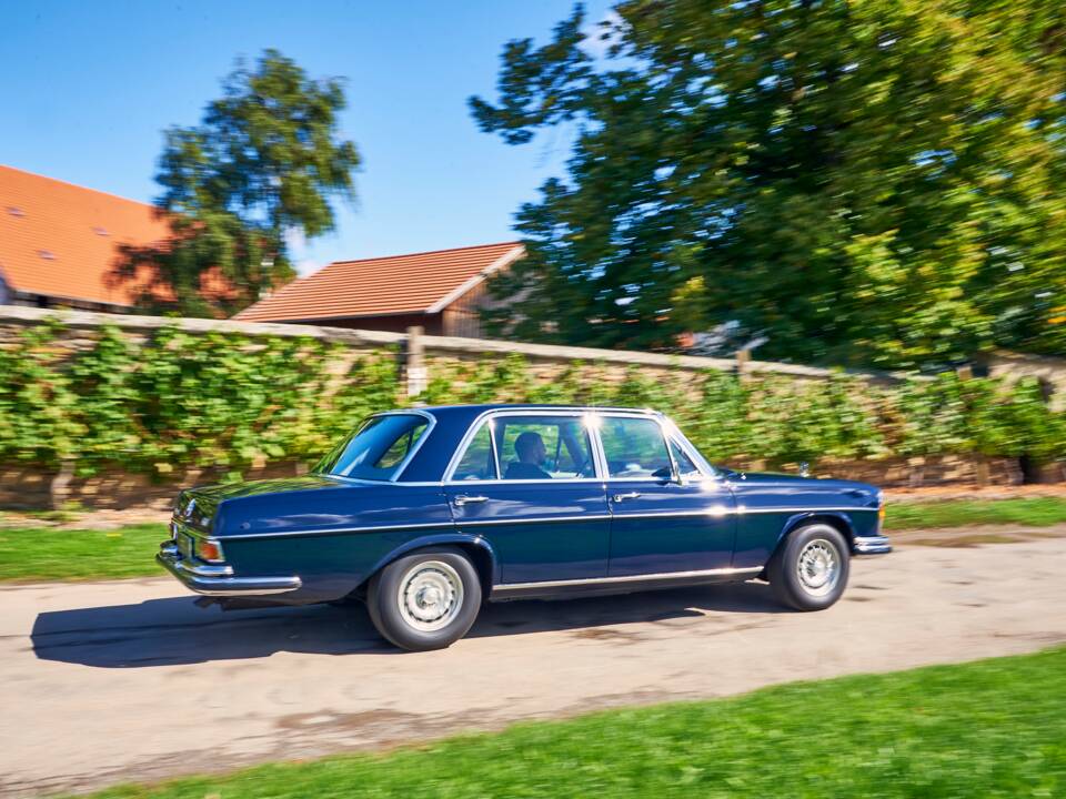 Image 36/38 of Mercedes-Benz 300 SEL 6.3 (1970)