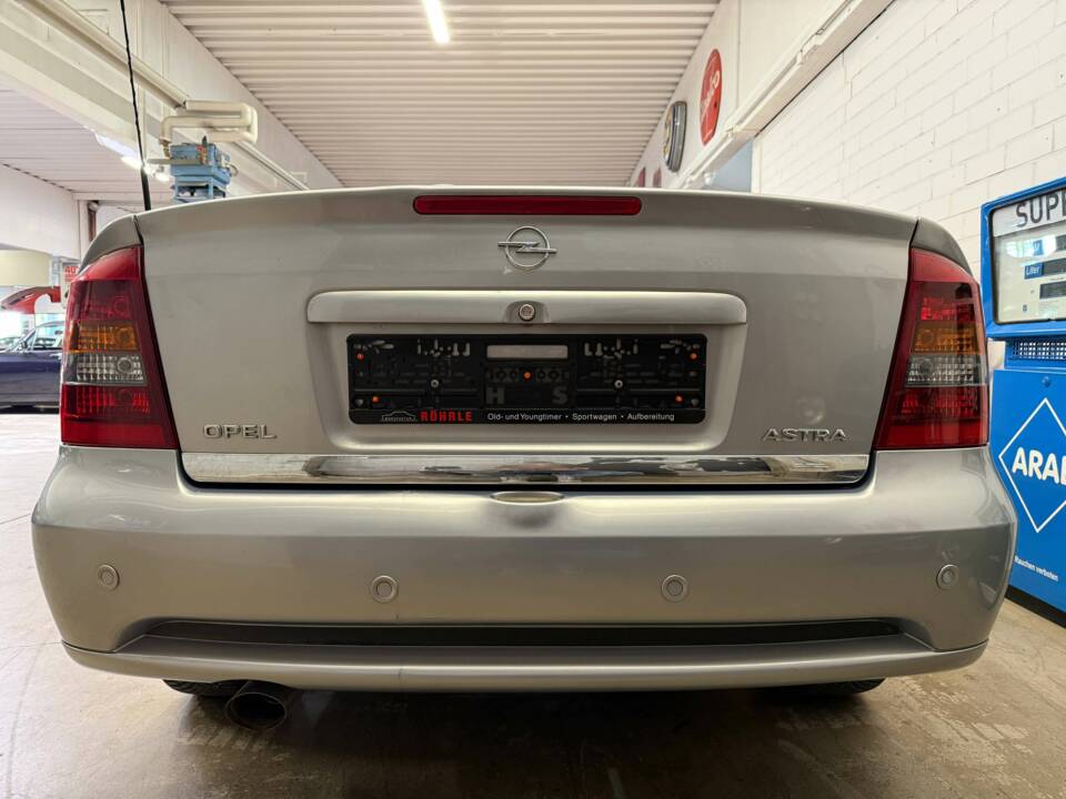 Bild 18/21 von Opel Astra 1.8 "90 Jahre Bertone" (2001)