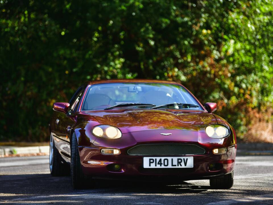 Obraz 13/50 pojazdu Aston Martin DB 7 (1997)
