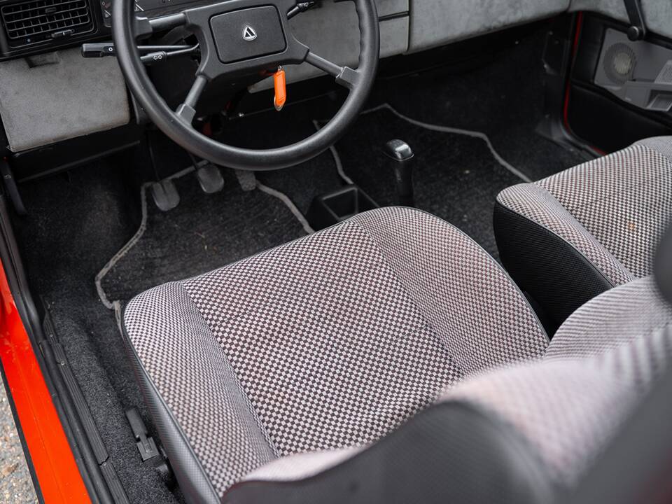 Image 19/45 of Lancia Y10 Turbo (1985)