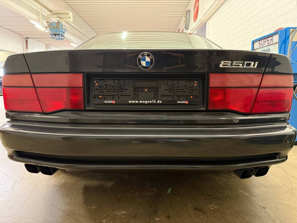 Bild 15/18 von BMW 850i (1990)